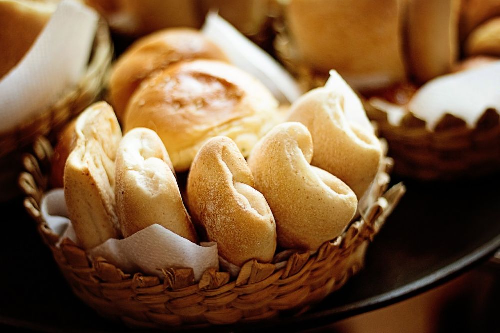 Bake brød uten form: En dypdykk i den populære bakingsteknikken
