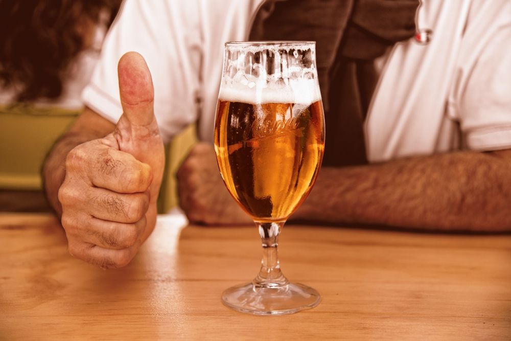 En dybdegående titt på drikkebrikker: Den perfekte løsningen for alle drikkeentusiaster